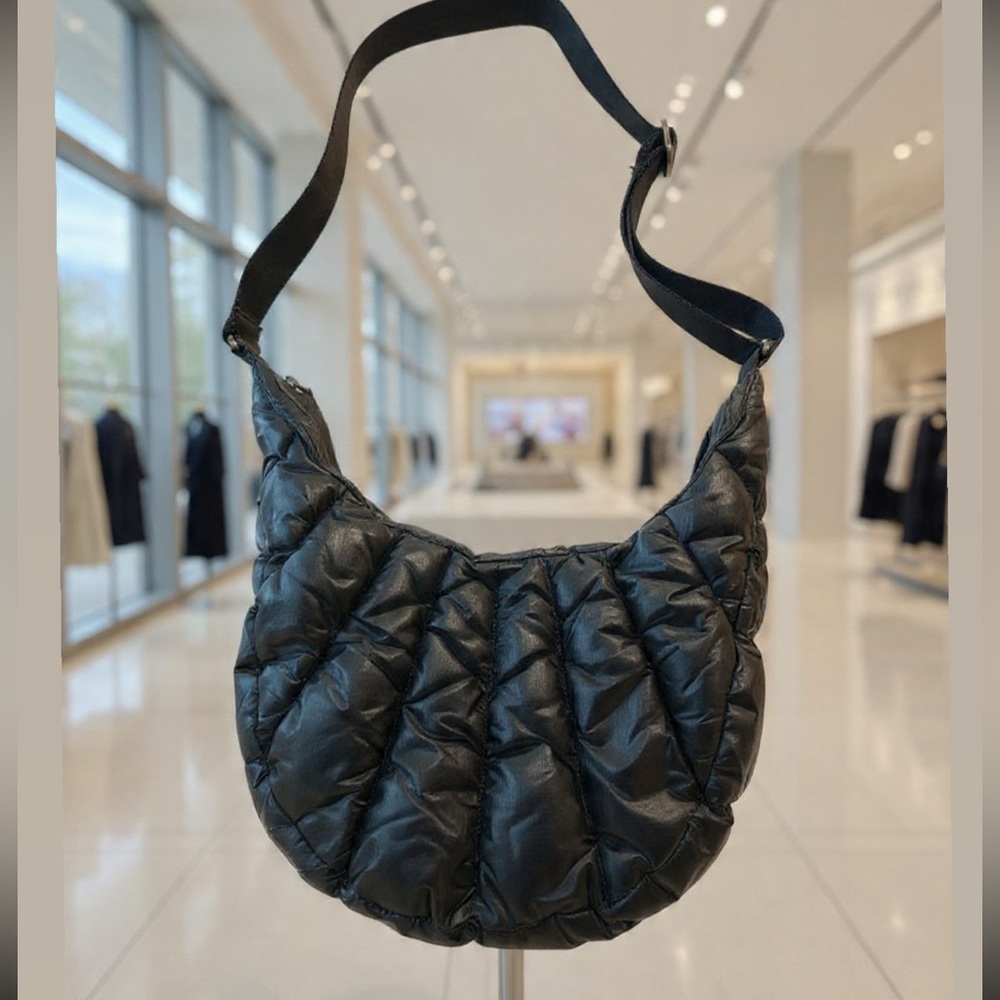 Columbia Puffer, Hobo Purse Excellent Condition, RARE